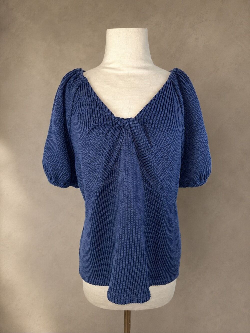 LOFT Size L Navy Blue Textured Puff Sleeve Twist Front Top